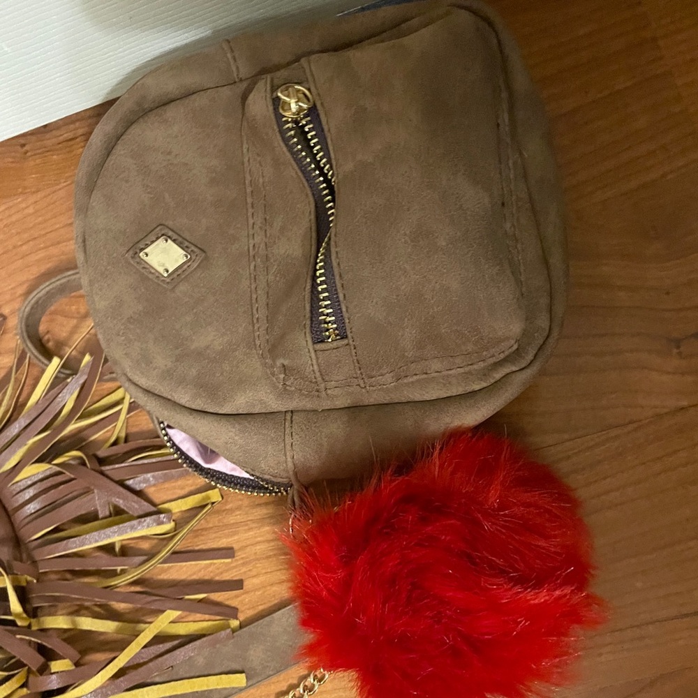 Small Sized Purses - Picture 3 of 4